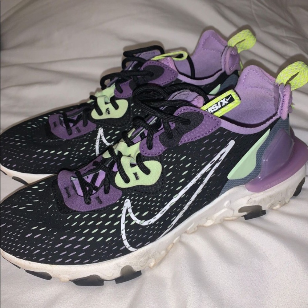 Nike Tennis Shoes